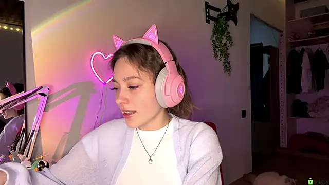 Snapshot of SlunkRear chatting on 02.16.26 SlunkRear online show from 02.16.26