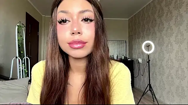 Snapshot of You_Club_Winx chatting on 06.05.26 You Club Winx online show from 06.05.26