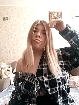 Snapshot of EvaTallor chatting on 02.24.26 EvaTallor online show from 02.24.26