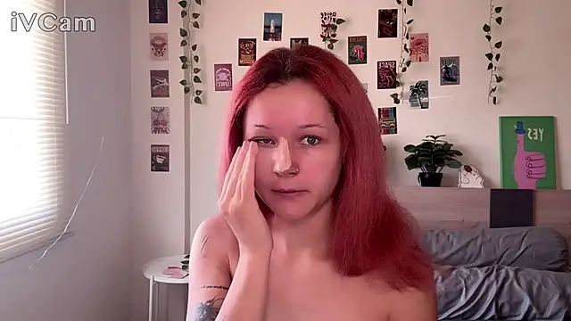 Snapshot of pixieyes00n chatting on 02.18.26 pixieyes00n online show from 02.18.26