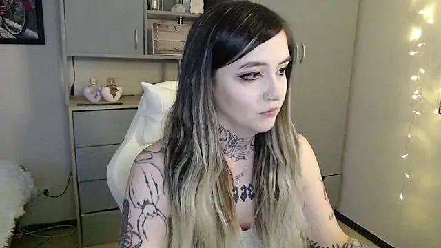 Rin Tozier online show from 04.05.26