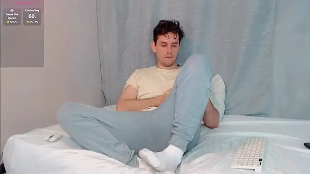 Snapshot of Luc_7 chatting on 02.21.26 Luc 7 online show from 02.21.26