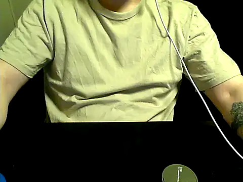 Snapshot of larwil97 chatting on 02.10.26 larwil97 online show from 02.10.26