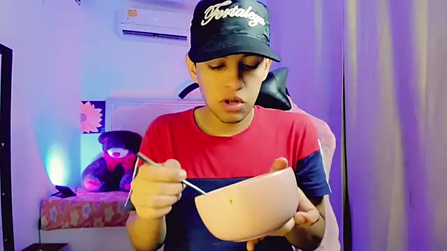 Top and bottom online show from 04.14.26