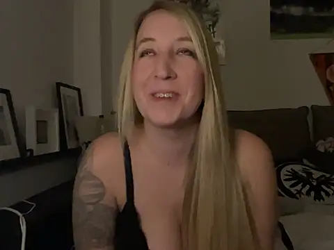 Snapshot of Ninimaus chatting on 03.02.26 Ninimaus online show from 03.02.26