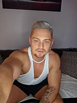 Snapshot of EddyRise- chatting on 02.14.26 EddyRise- online show from 02.14.26