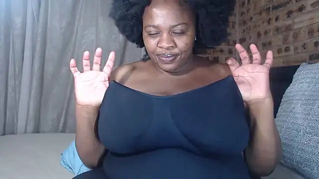 Snapshot of BIGBOOTYXX29 chatting on 11.03.25 BIGBOOTYXX29 online show from 11.03.25