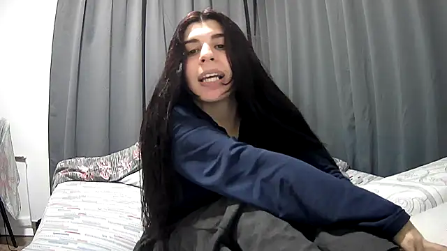 Snapshot of violetazein7 chatting on 05.25.26 violetazein7 online show from 05.25.26
