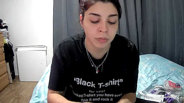 Snapshot of violetazein7 chatting on 05.27.26 violetazein7 online show from 05.27.26