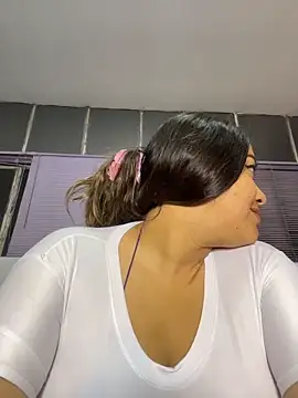 Snapshot of MollyBigBoobss chatting on 02.12.26 MollyBigBoobss online show from 02.12.26