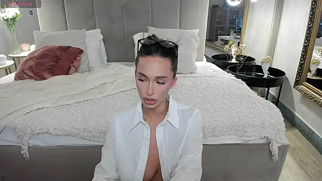 Snapshot of EvaK_ chatting on 02.17.26 EvaK online show from 02.17.26