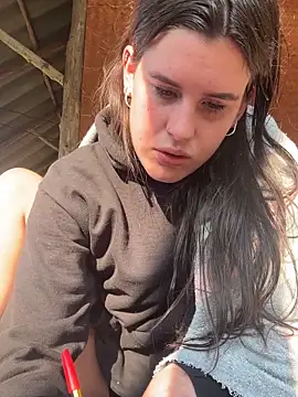 Snapshot of fairy_bell chatting on 02.17.26 fairy bell online show from 02.17.26