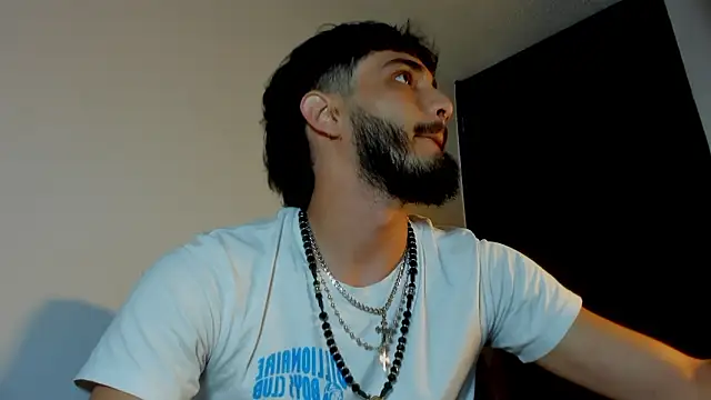 Snapshot of LovexJuxn8 chatting on 02.25.26 LovexJuxn8 online show from 02.25.26