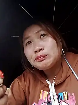 Snapshot of bany-lee chatting on 04.25.26 bany-lee online show from 04.25.26