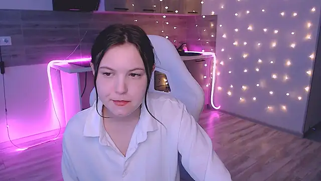 Snapshot of lily_milleerr chatting on 02.13.26 lily milleerr online show from 02.13.26