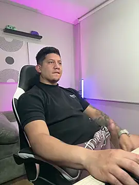 Snapshot of _robertobaggioo chatting on 02.22.26 robertobaggioo online show from 02.22.26