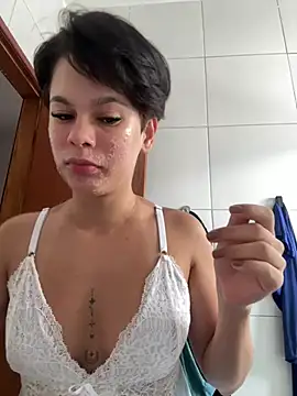 Snapshot of LissPerolaa chatting on 07.17.26 LissPerolaa online show from 07.17.26