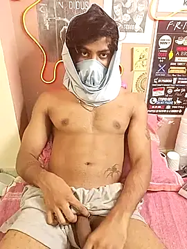 Snapshot of Yk_physique chatting on 04.18.26 Yk physique online show from 04.18.26