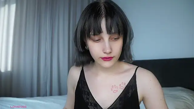 KirstinMcgeady online show from 07.18.26