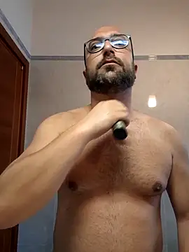 Snapshot of cetriolino chatting on 05.13.26 cetriolino online show from 05.13.26