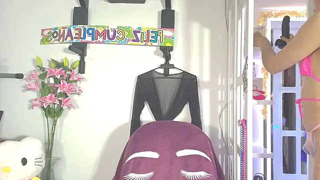 Yiyii online show from 04.09.26