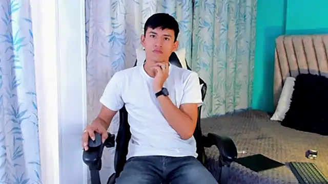 Snapshot of NicolasTorrez chatting on 02.27.26 NicolasTorrez online show from 02.27.26