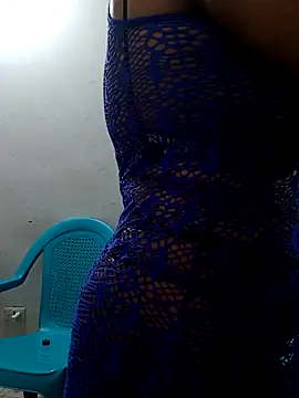 Snapshot of honey-suckle chatting on 02.18.26 honey-suckle online show from 02.18.26