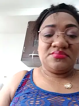 Snapshot of honey-suckle chatting on 02.23.26 honey-suckle online show from 02.23.26