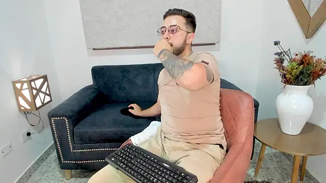 Snapshot of ethan_grace chatting on 02.12.26 ethan grace online show from 02.12.26