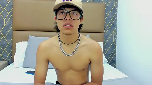 Snapshot of Escanor_Hot chatting on 02.20.26 Escanor Hot online show from 02.20.26