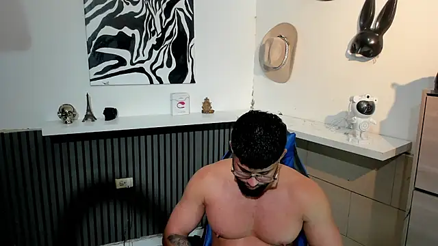 Snapshot of BENEDIICK chatting on 02.24.26 BENEDIICK online show from 02.24.26