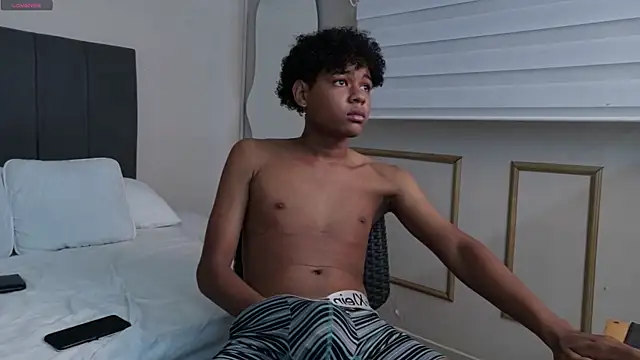 Snapshot of Twink_Alex19 chatting on 02.19.26 Twink Alex19 online show from 02.19.26