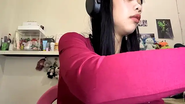 Snapshot of GloryKulikowski chatting on 02.27.26 GloryKulikowski online show from 02.27.26