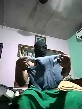 Snapshot of Ladycross chatting on 02.22.26 Ladycross online show from 02.22.26