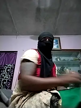 Snapshot of Ladycross chatting on 02.26.26 Ladycross online show from 02.26.26