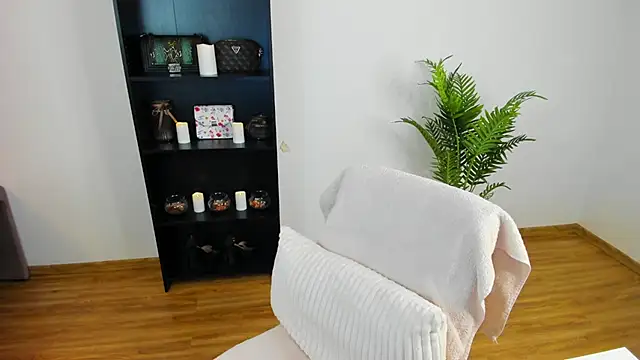 Snapshot of khloe_starrr chatting on 04.27.26 khloe starrr online show from 04.27.26