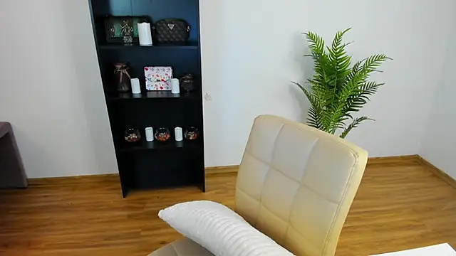 Snapshot of khloe_starrr chatting on 05.31.26 khloe starrr online show from 05.31.26
