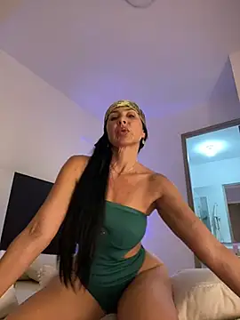 Snapshot of caritoo21 chatting on 03.01.26 caritoo21 online show from 03.01.26