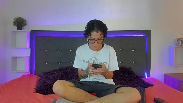 Snapshot of Ale_cuzz chatting on 03.02.26 Ale cuzz online show from 03.02.26