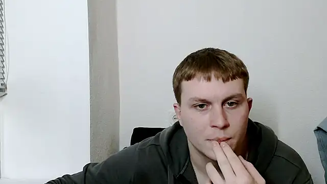 Snapshot of MrHeat_ chatting on 02.21.26 MrHeat online show from 02.21.26