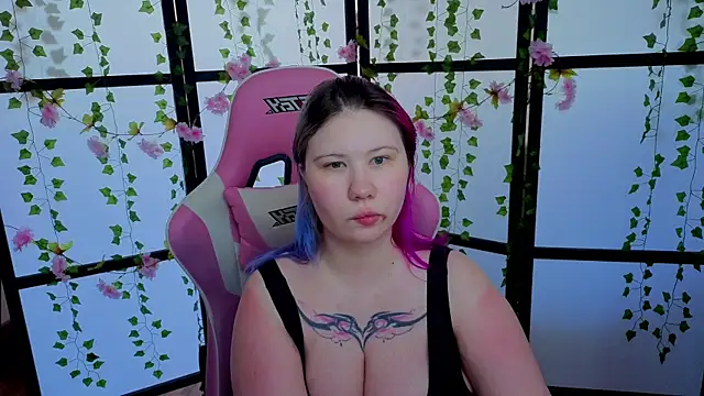 Snapshot of kitsune_little chatting on 07.22.26 kitsune little online show from 07.22.26