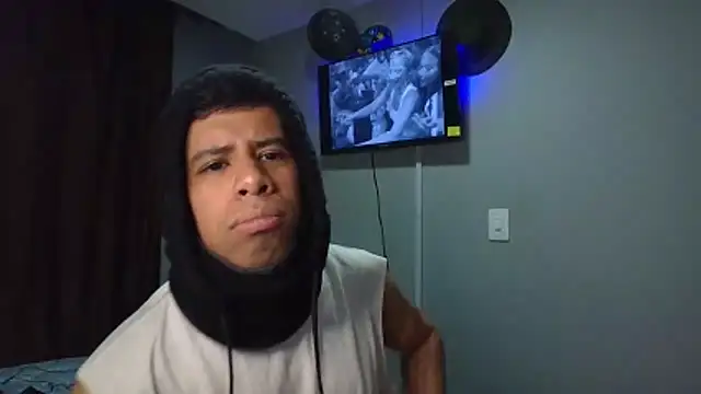 Snapshot of WILD_BIGCOCK35 chatting on 02.14.26 WILD BIGCOCK35 online show from 02.14.26