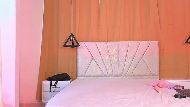 Snapshot of rossane_luxe chatting on 02.23.26 rossane luxe online show from 02.23.26