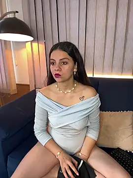 Snapshot of luisa__rosse chatting on 02.23.26 luisa rosse online show from 02.23.26