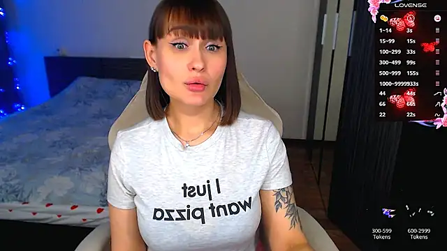 Snapshot of Mel_Lovell_ chatting on 02.13.26 Mel Lovell online show from 02.13.26