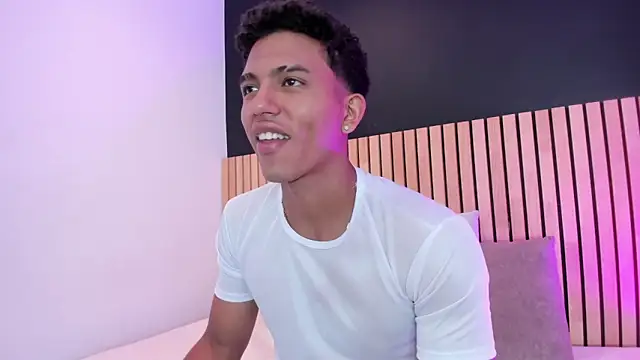 Snapshot of jhoystrong_ chatting on 02.25.26 jhoystrong online show from 02.25.26