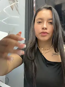 Miss Bella Flame online show from 04.18.26