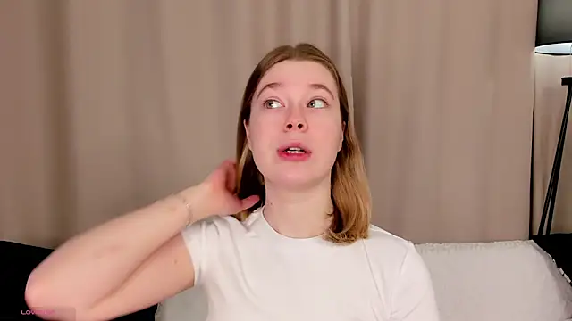 Snapshot of MaraaSwan chatting on 02.26.26 MaraaSwan online show from 02.26.26