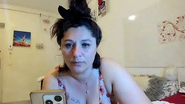 Snapshot of EVELYNA88 chatting on 06.09.26 EVELYNA88 online show from 06.09.26