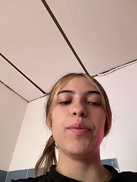 Snapshot of Sophie_vega1 chatting on 05.28.26 Sophie vega1 online show from 05.28.26